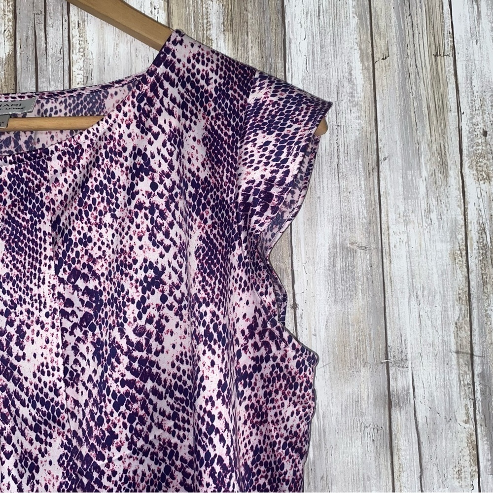 Tahari Purple Pleated Print Blouse - Picture 2 of 5